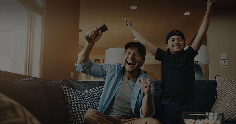Persoon die op een tablet naar streaming-content kijkt